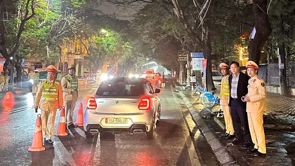 Hải Phòng xử lý nhiều trường hợp vi phạm giao thông từ phản ánh của người dân