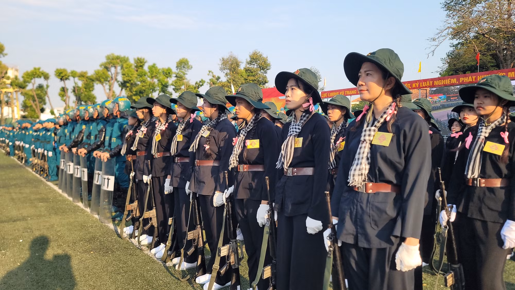 Các lực lượng vũ trang TP Hồ Chí Minh ra quân huấn luyện quyết tâm giành “3 Nhất” -0