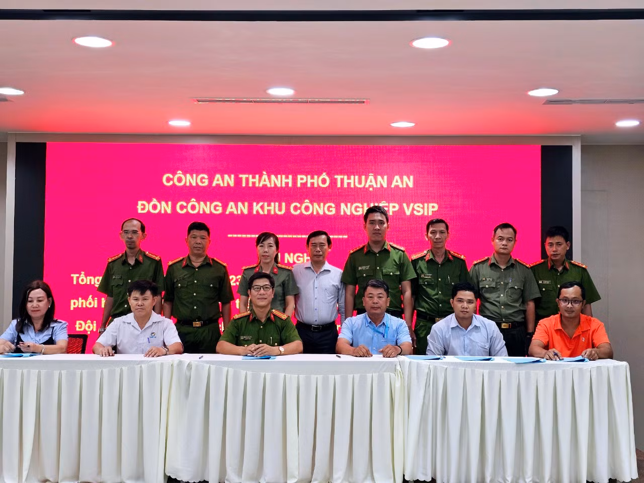 Bình Dương thực hiện thí điểm mô hình “Công nhân 5 không” -0