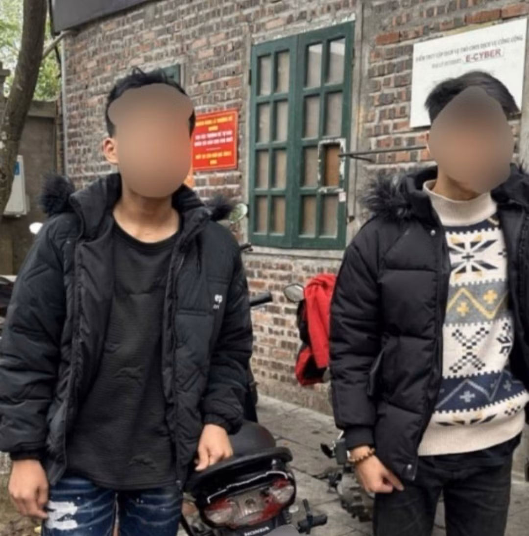 Xử phạt vi phạm hành chính đối với nam thanh niên điều khiển xe mô tô lạng lách, bốc đầu -0