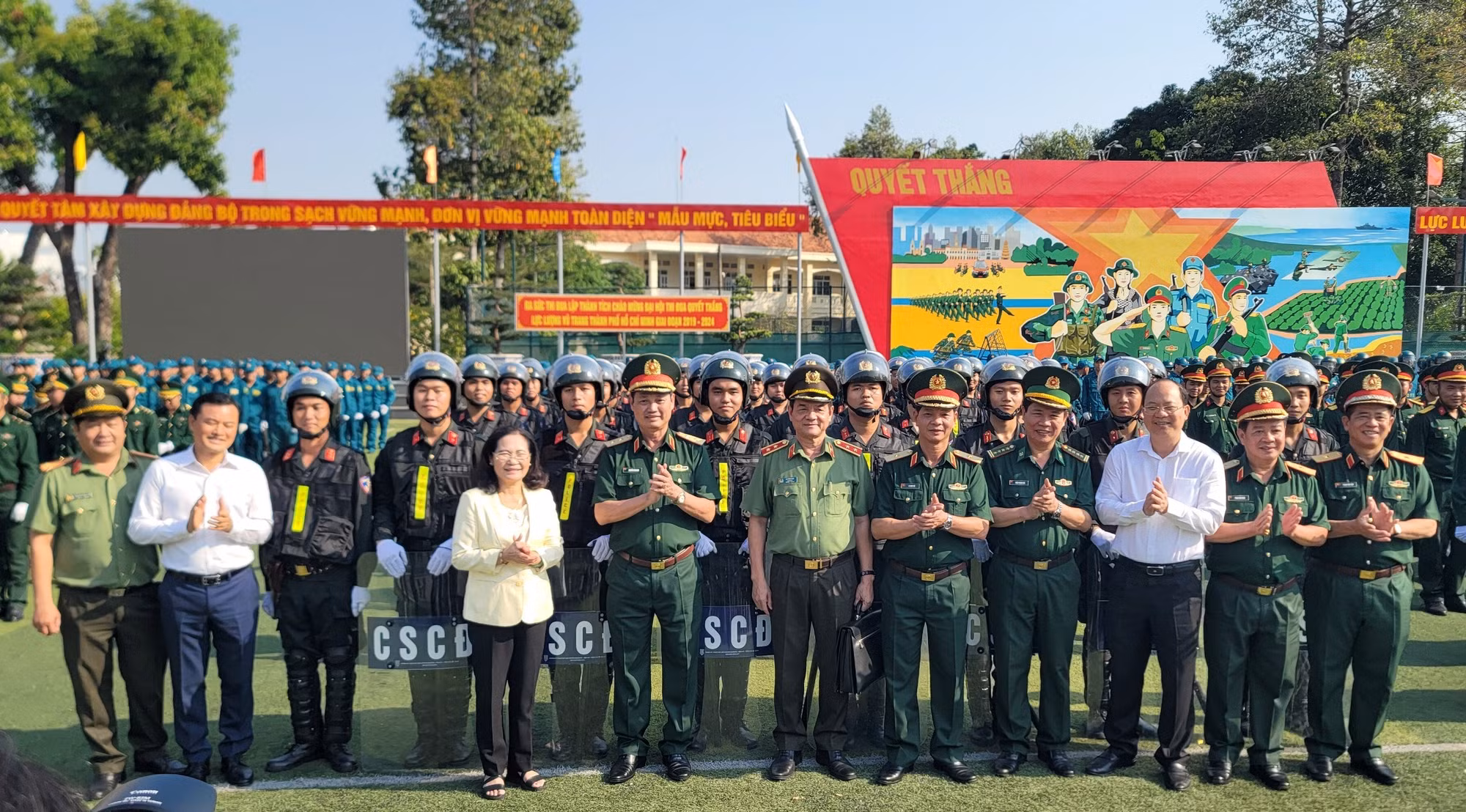 Các lực lượng vũ trang TP Hồ Chí Minh ra quân huấn luyện quyết tâm giành “3 Nhất” -1