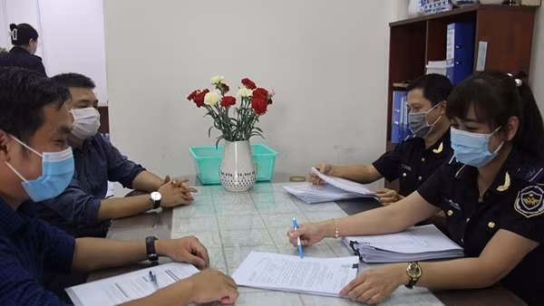 Hoãn xuất cảnh 3 giám đốc doanh nghiệp ở TP Hồ Chí Minh vì nợ thuế