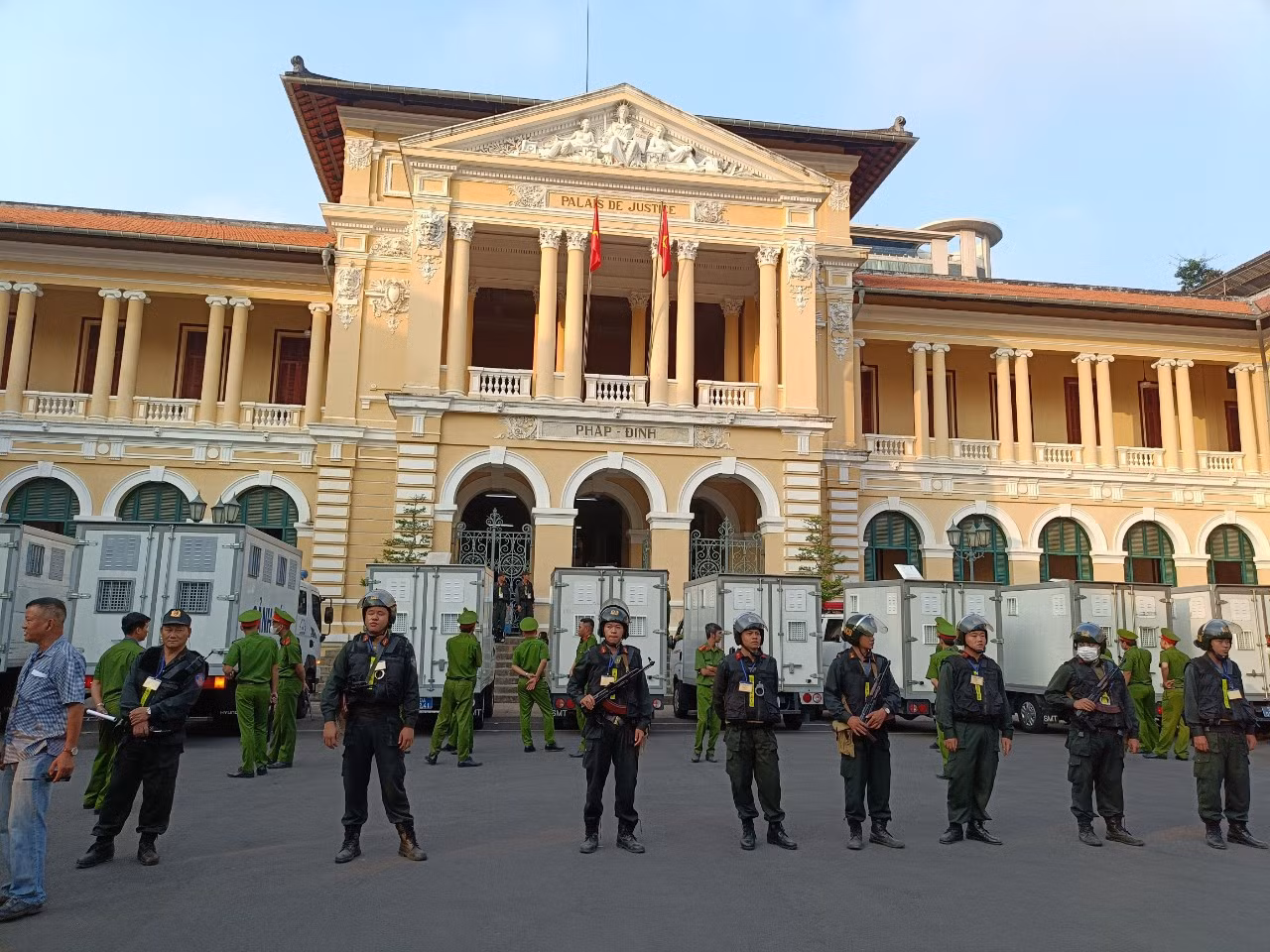 An ninh thặt chặt đặc biệt tại phiên tòa xét xử vụ án Vạn Thịnh Phát -0