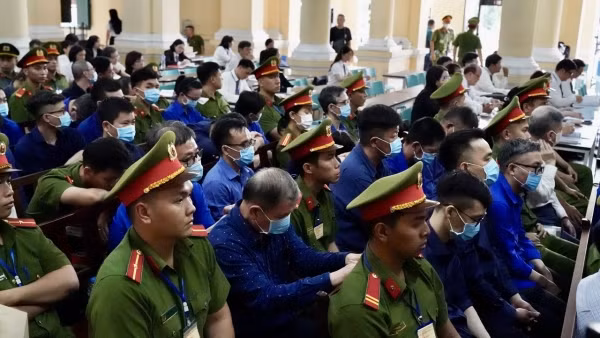 Vai trò của các bị cáo đang bỏ trốn trong đại án Vạn Thịnh Phát