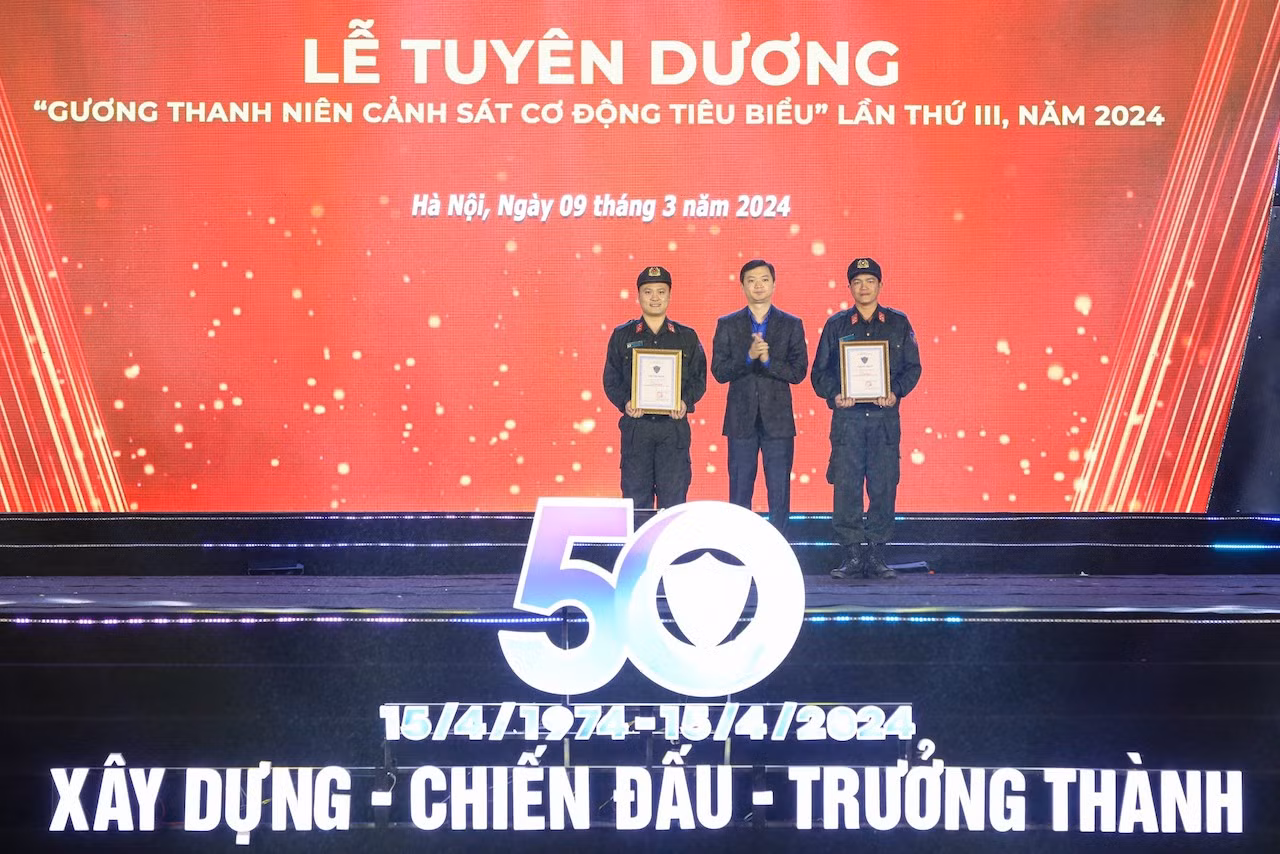 Tuyên dương 20 gương thanh niên Cảnh sát cơ động tiêu biểu năm 2024 -1