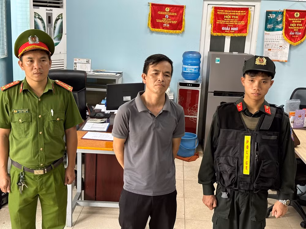 Bán gần 18.000 sản phẩm quần áo mà không khai báo tại Hải quan -0