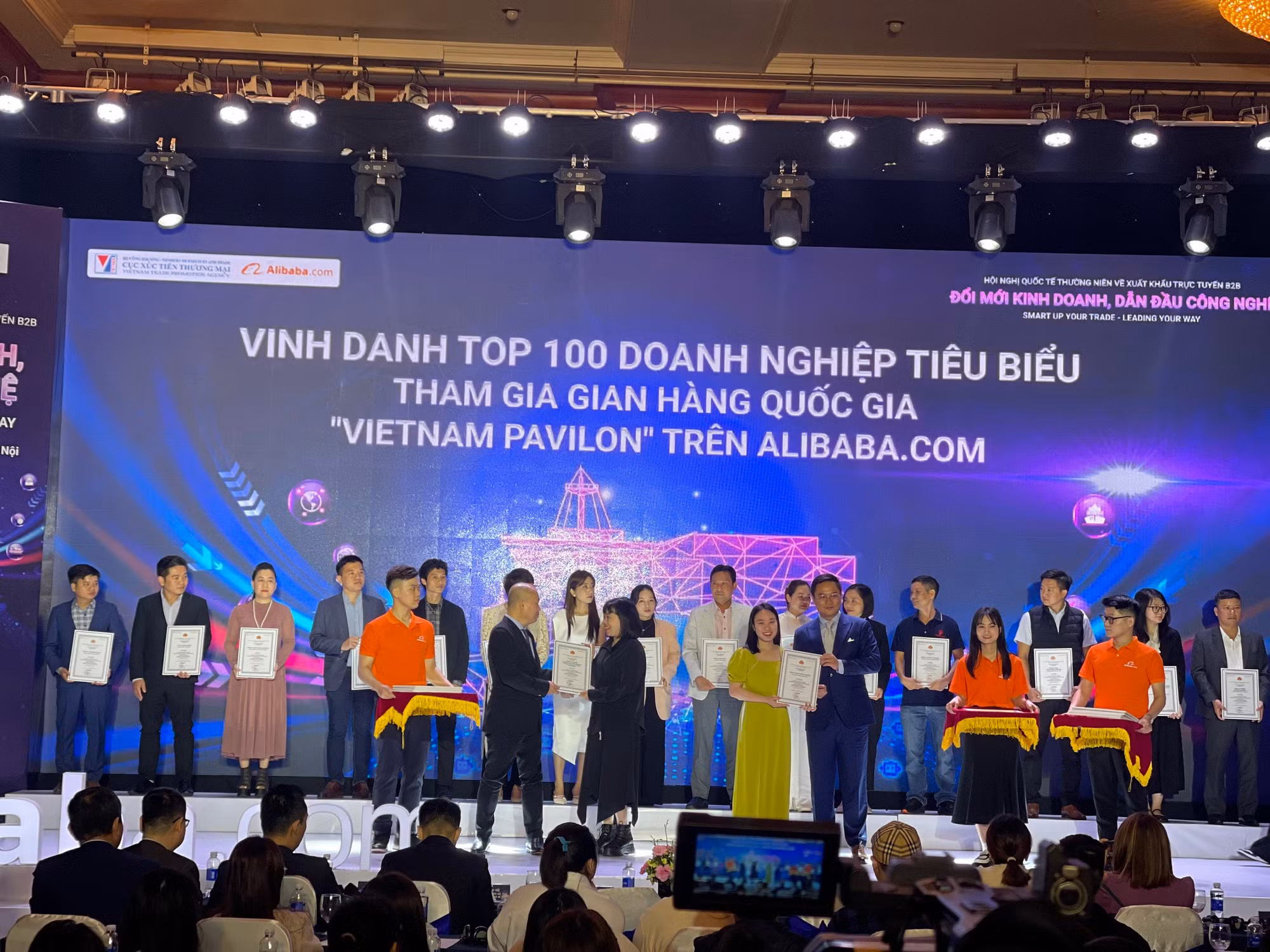 Công bố 100 doanh nghiệp tiêu biểu tham gia “Gian hàng quốc gia Việt Nam” trên Alibaba.com -0