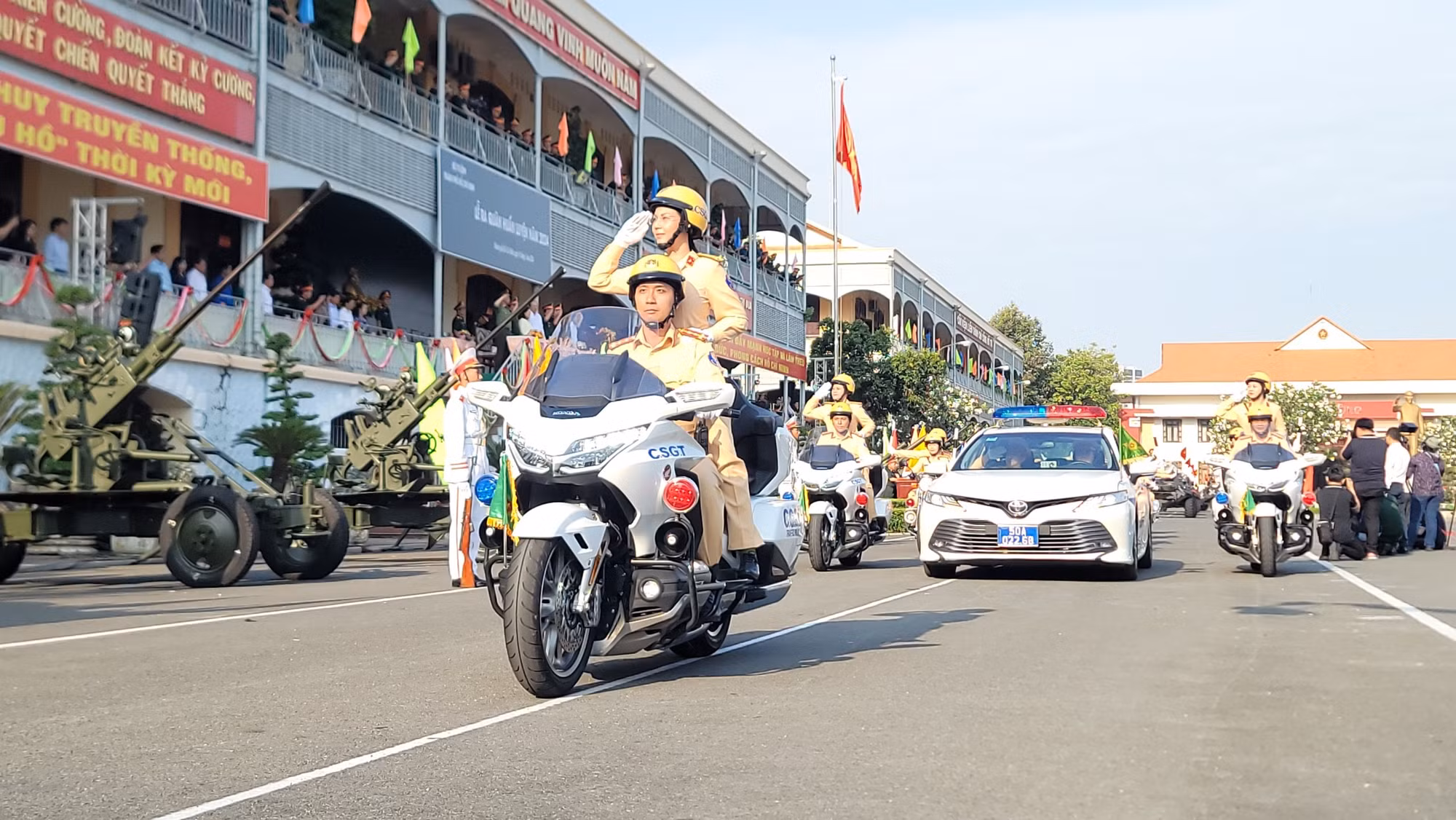 Các lực lượng vũ trang TP Hồ Chí Minh ra quân huấn luyện quyết tâm giành “3 Nhất” -1