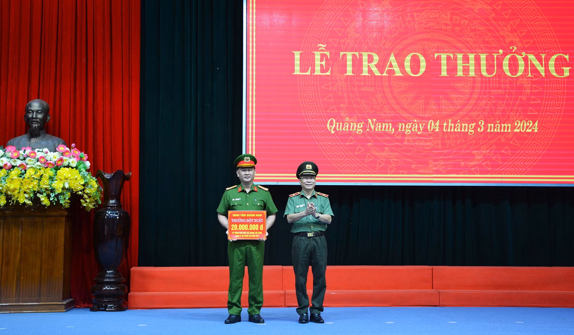 Thưởng đột xuất đơn vị phá chuyên án ma túy, bắt giữ 2 đối tượng -0