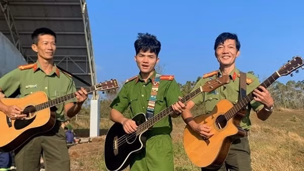 Dấu ấn tạo nên bài hát nổi tiếng “Tôi làm Công an xã”