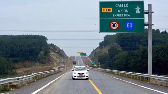 Trong hôm nay: Thống nhất các giải pháp điều chỉnh, bổ sung nâng cao hiệu quả giao thông tuyến cao tốc Cam Lộ - La Sơn -0