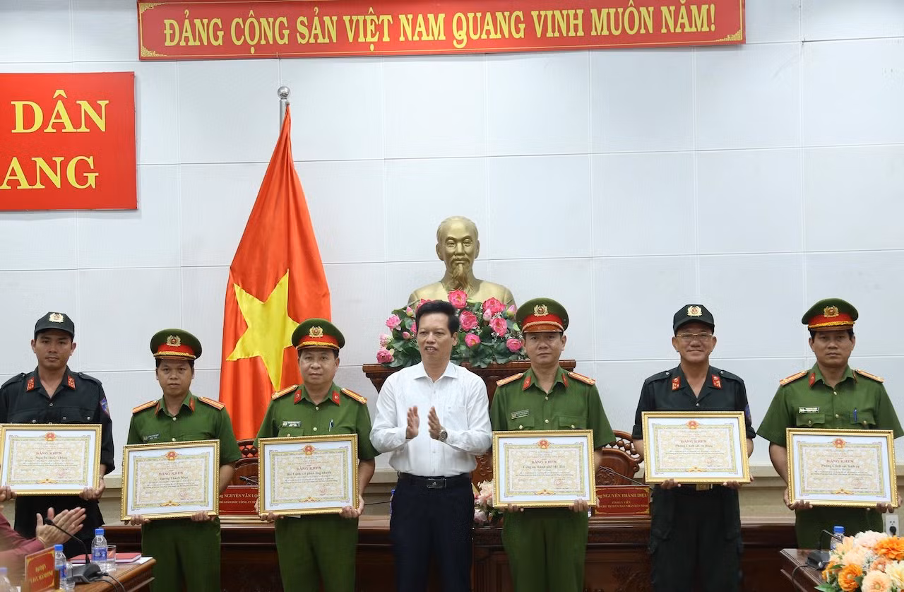 Lãnh đạo UBND tỉnh Tiền Giang đánh giá cao lực lượng Công an giải cứu an toàn các cháu bé tại trường mầm non -0