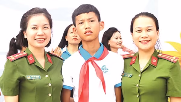 "Mẹ đỡ đầu" - điểm tựa những phận đời éo le