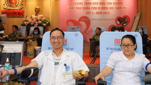 Hơn 210 CBCS và y, bác sĩ Bệnh viện 30/4 hiến máu vì đồng đội thân yêu