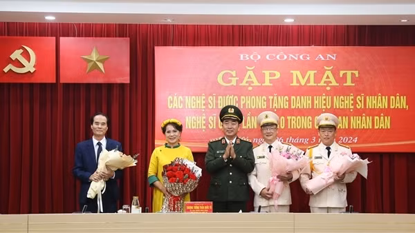 Biểu dương nghệ sĩ CAND được phong tặng danh hiệu cao quý