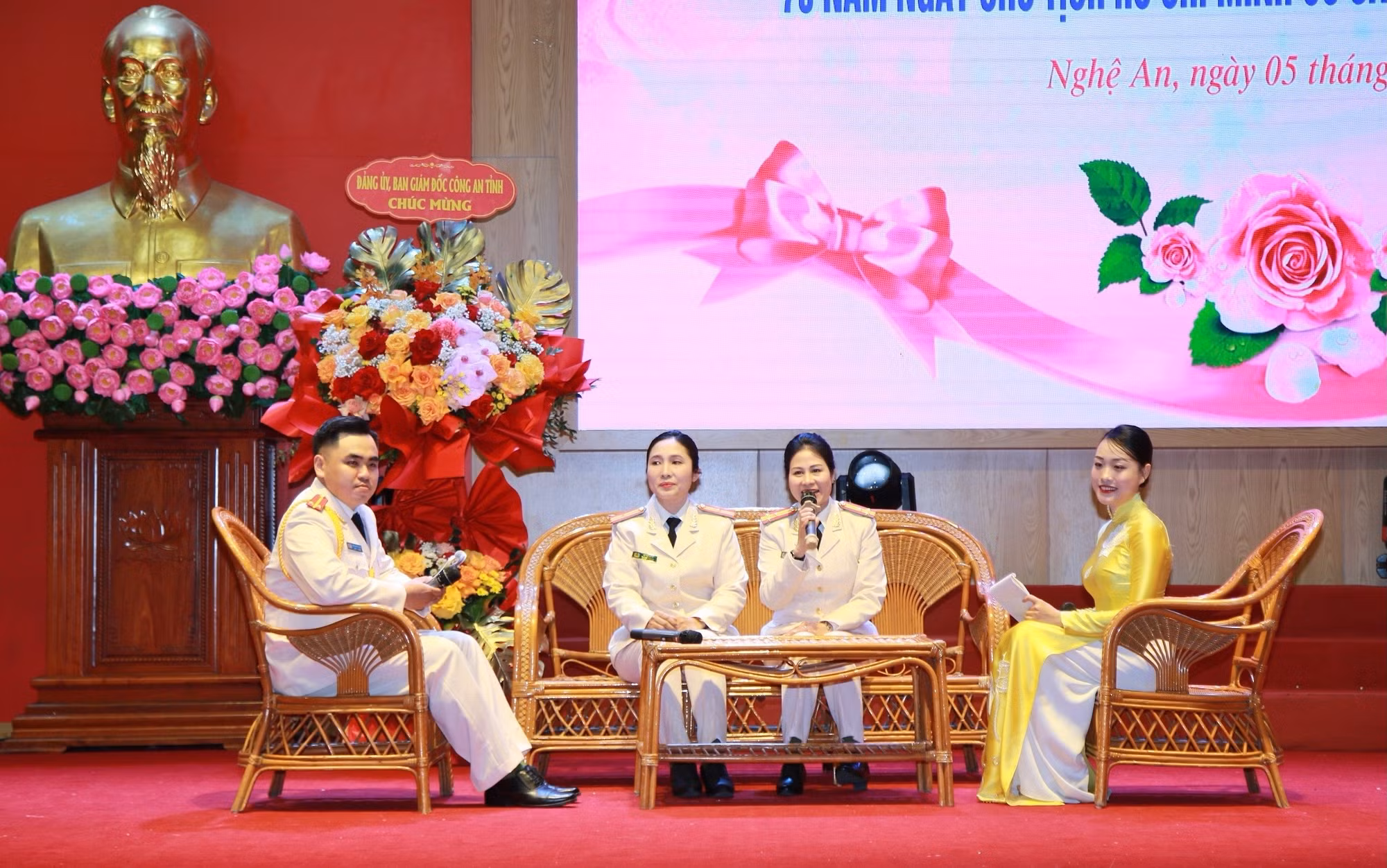 &nbsp;Tuyên dương 22 nữ cán bộ Công an Nghệ An tiêu biểu -0