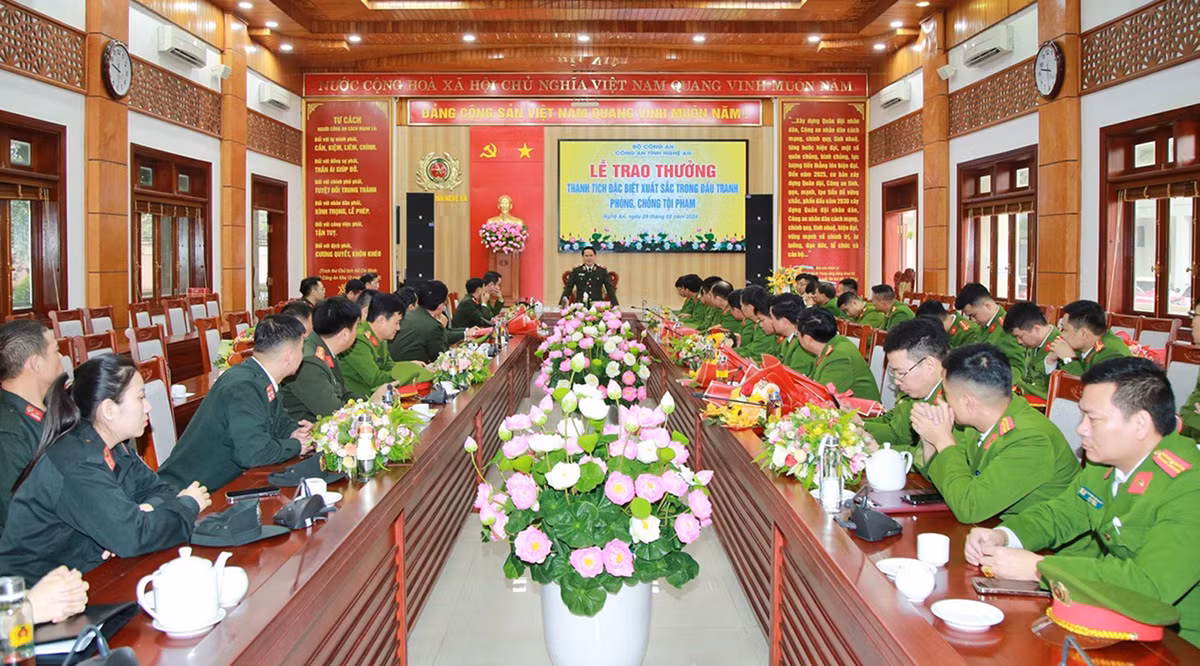toàn cảnh lễ trao thưởng.jpeg -0