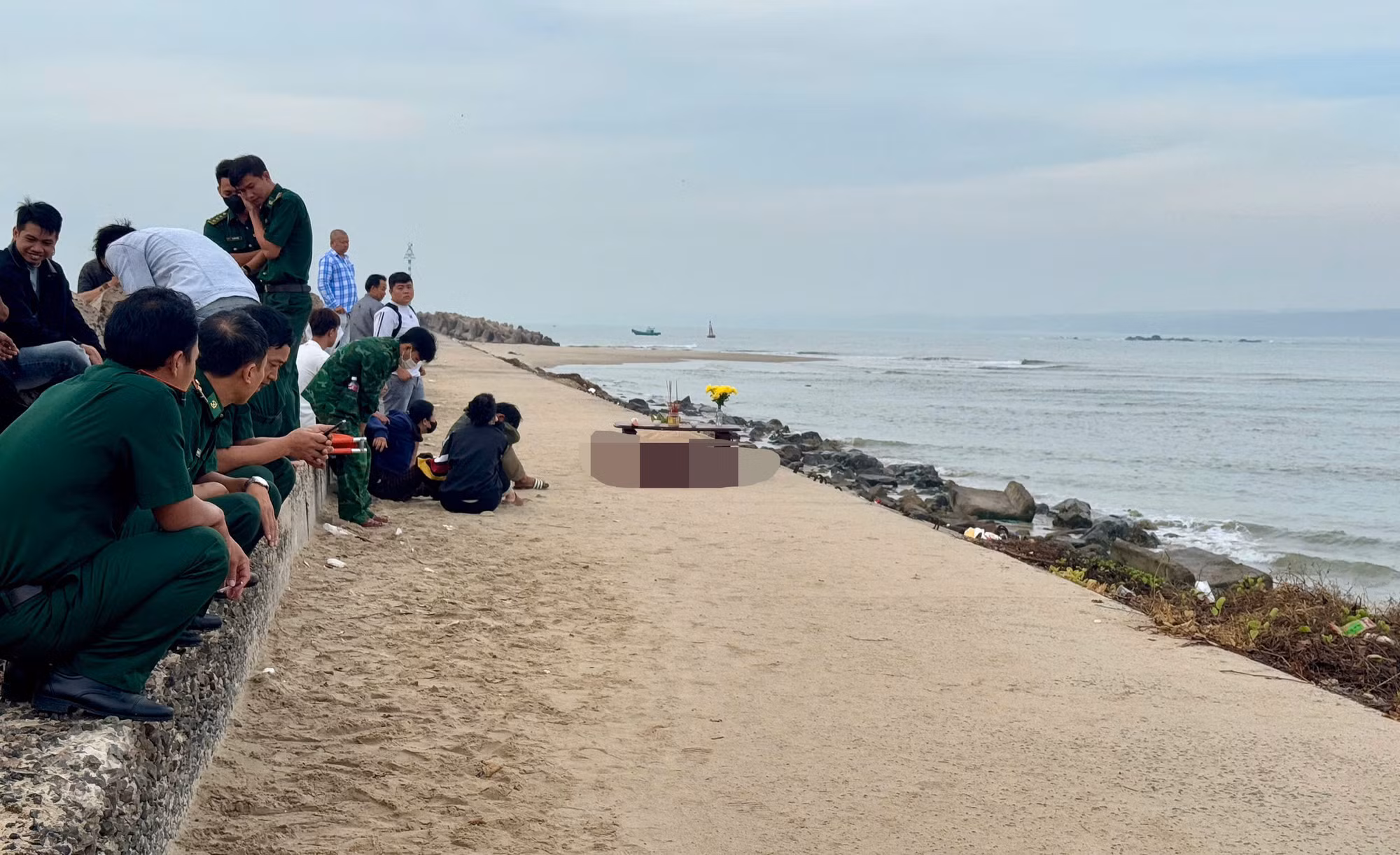 Phát hiện thi thể nam du khách tắm biển bị mất tích sau 2 ngày -0