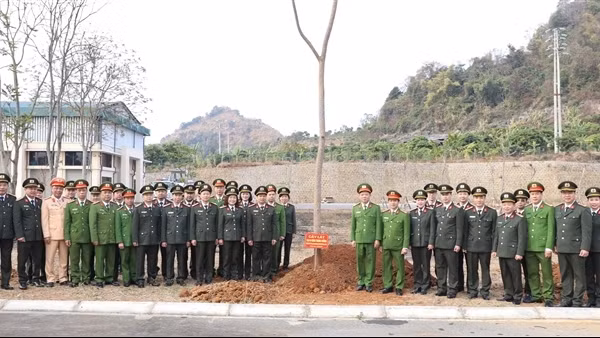 Công an các địa phương hưởng ứng Lễ phát động Tết trồng cây