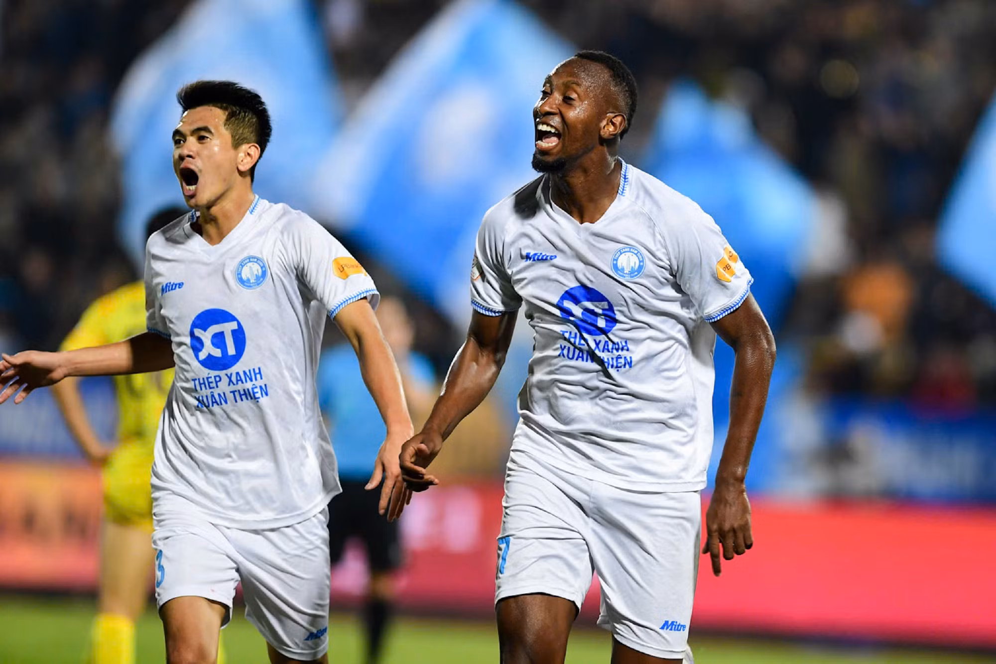 Lội ngược dòng trước Hà Nội FC, Thép Xanh Nam Định tạm chiếm ngôi đầu V.league