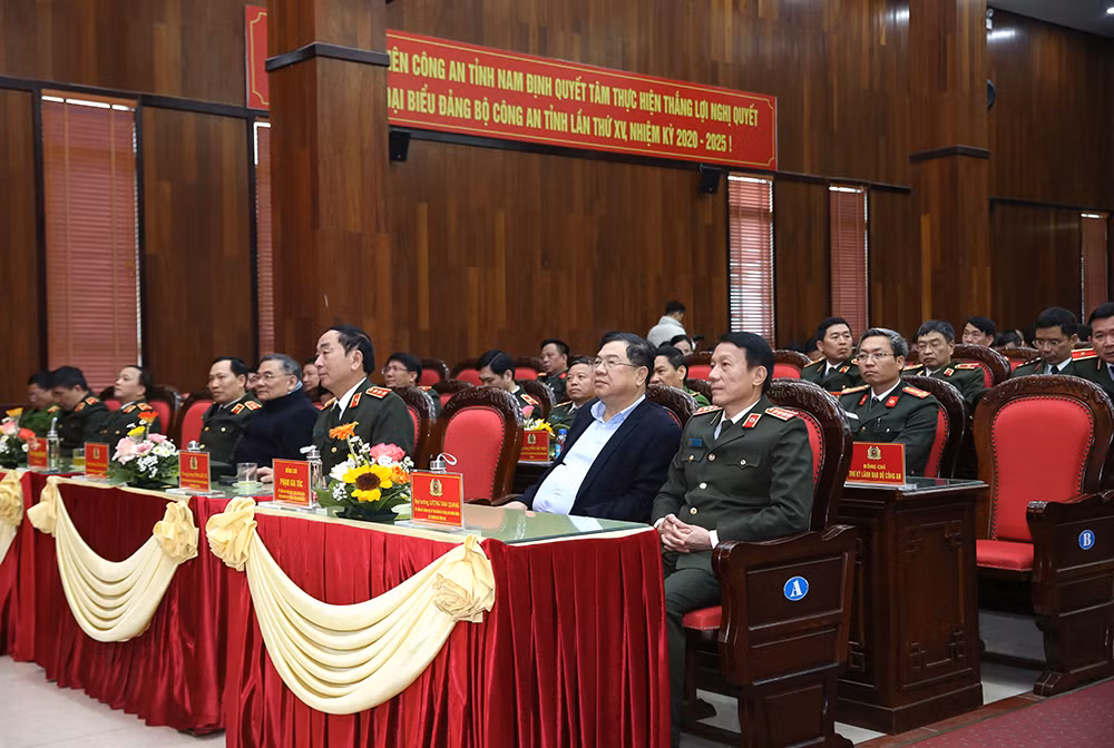 Công an tỉnh Nam Định giữ vững ANTT, tuyệt đối không để xảy ra bị động, bất ngờ -0