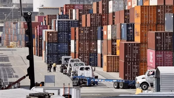 Tác động từ việc Tổng thống Mỹ mạnh tay áp thuế với hàng hóa Canada, Mexico và Trung Quốc