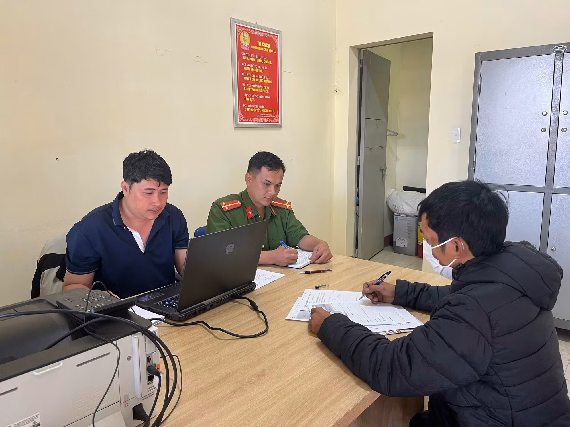 Xử phạt đối tượng đăng thông tin sai sự thật về ANNT tại huyện Cư Kuin -0