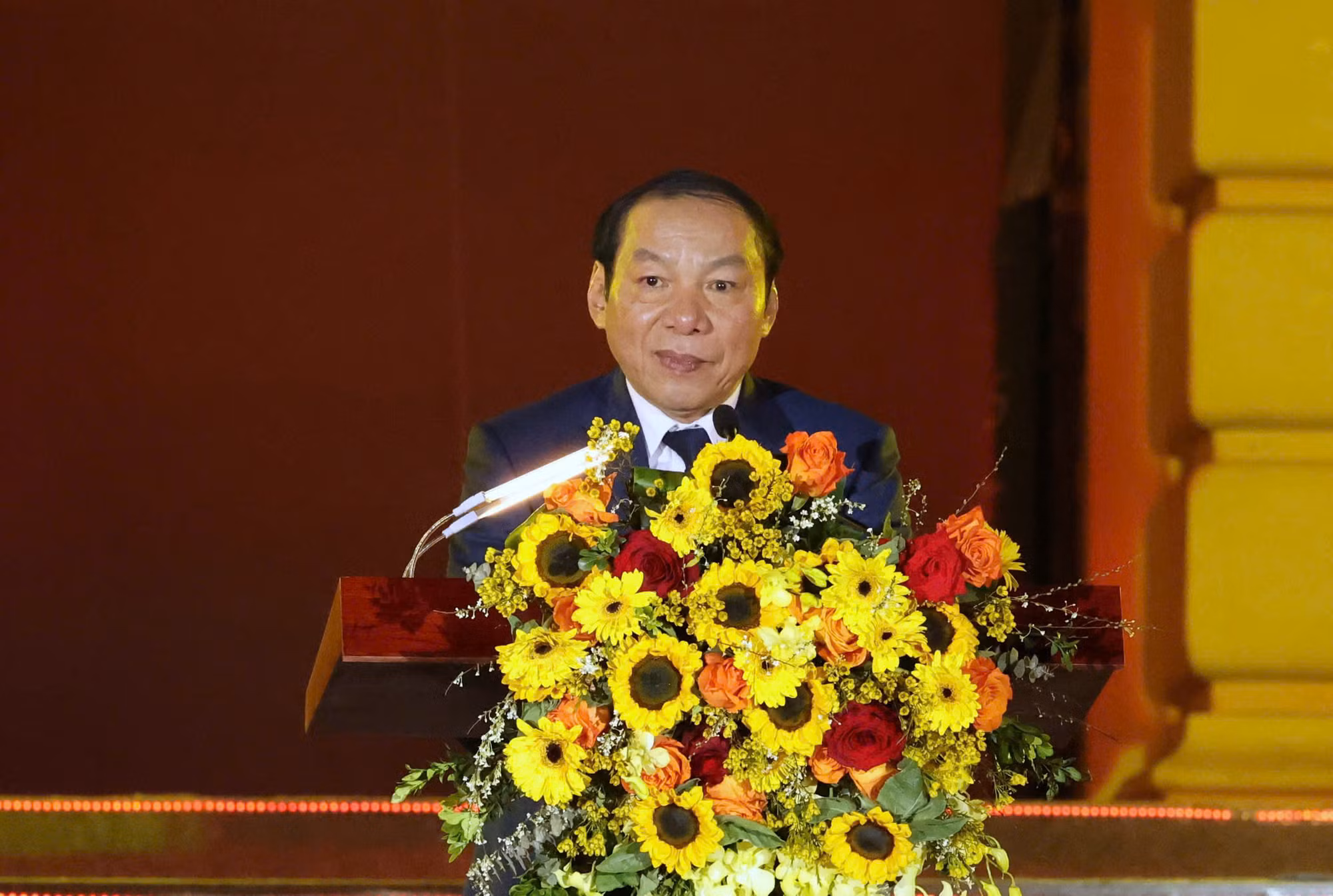 Chủ tịch Quốc hội Trần Thanh Mẫn chương trình nghệ thuật “95 năm - Ánh sáng soi đường” -0