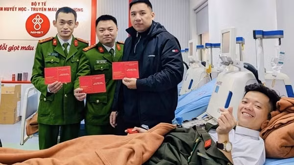 Đầu năm mới, nhiều người tham gia hiến máu tình nguyện