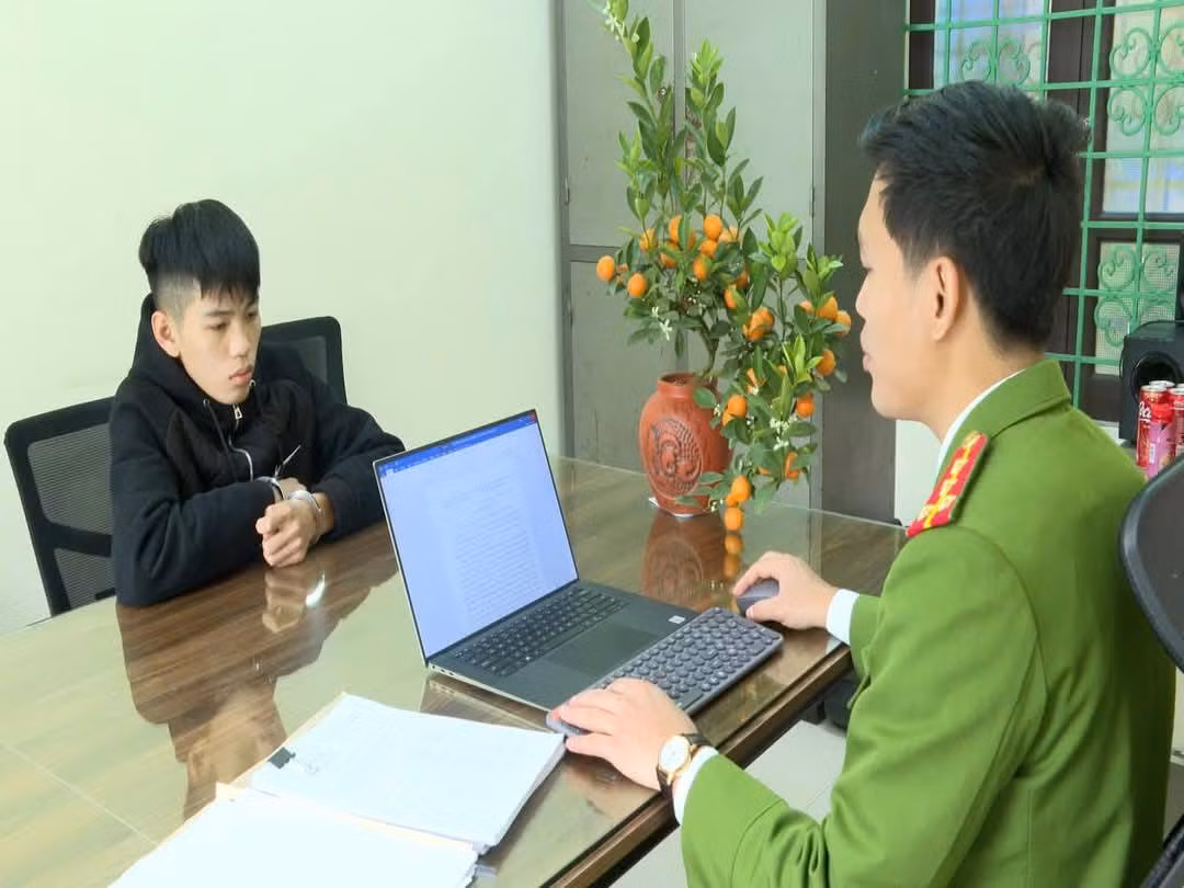 Sau 6 tiếng, Công an bắt 2 đối tượng cướp giật tài sản ngày mùng 2 Tết -0