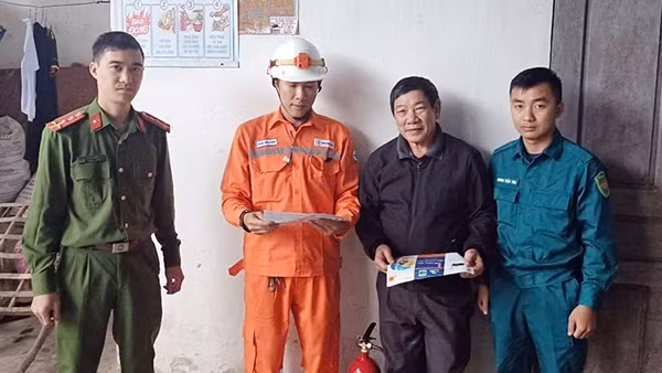 Chủ động phòng ngừa tội phạm từ cơ sở, giữ Khâm Đức bình yên