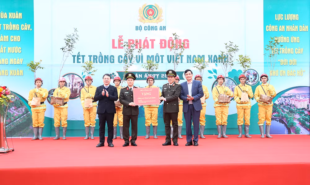 Phấn đầu về đích Dự án “Trồng 1 tỉ cây xanh giai đoạn 2021-2025” -0