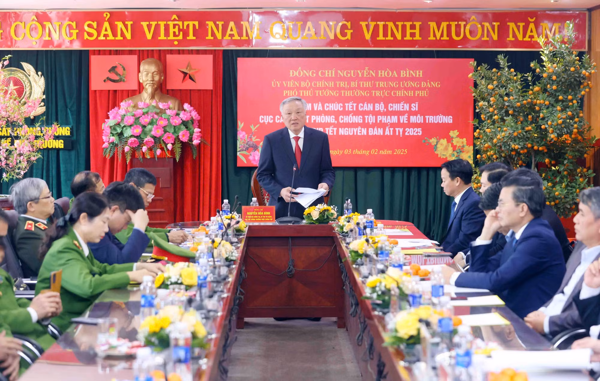 Phó Thủ tướng Thường trực Nguyễn Hòa Bình chúc Tết và giao nhiệm vụ cho Cục Cảnh sát PCTP về môi trường -0