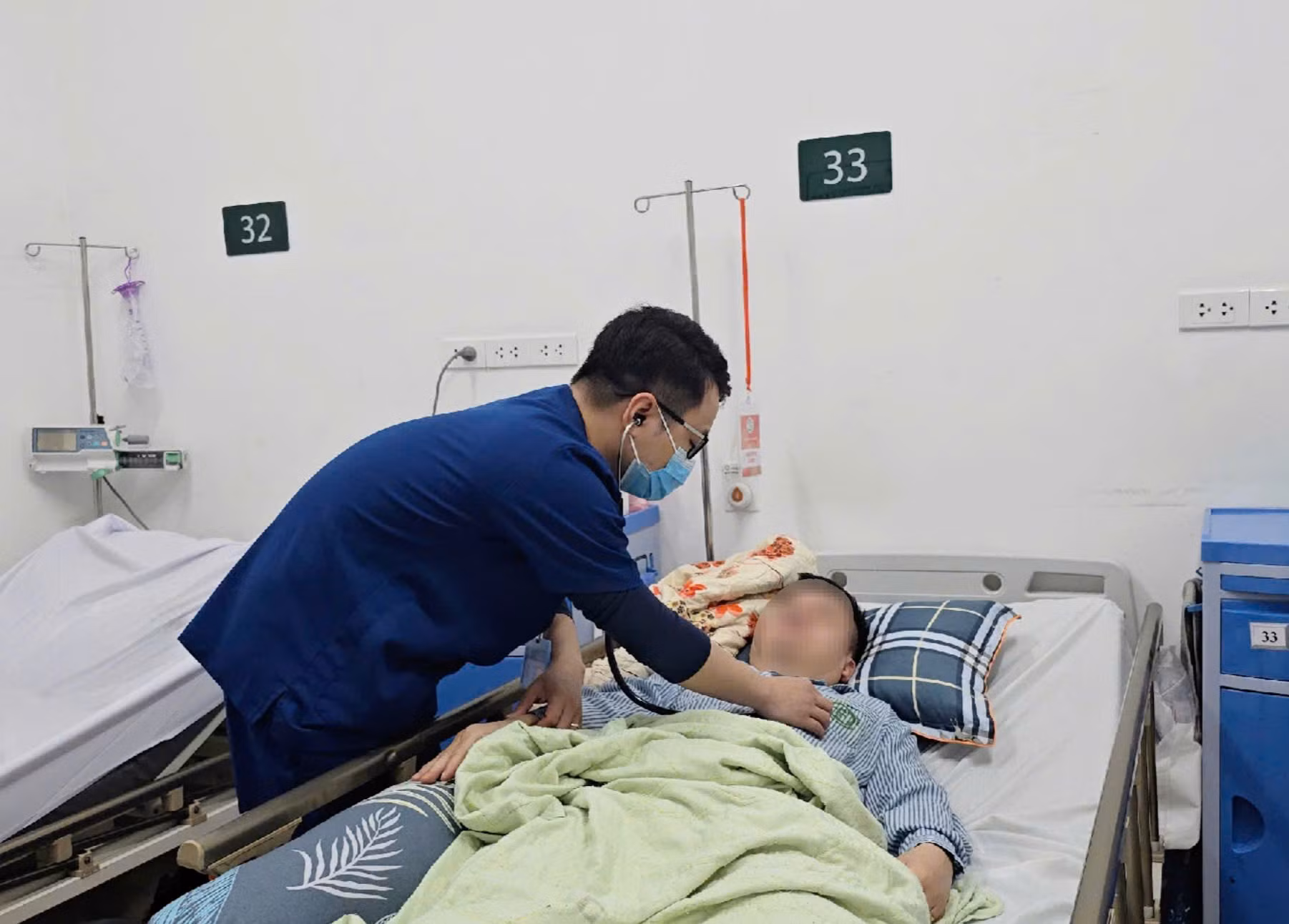Nhiều người trẻ phải cấp cứu vì đột quỵ -0