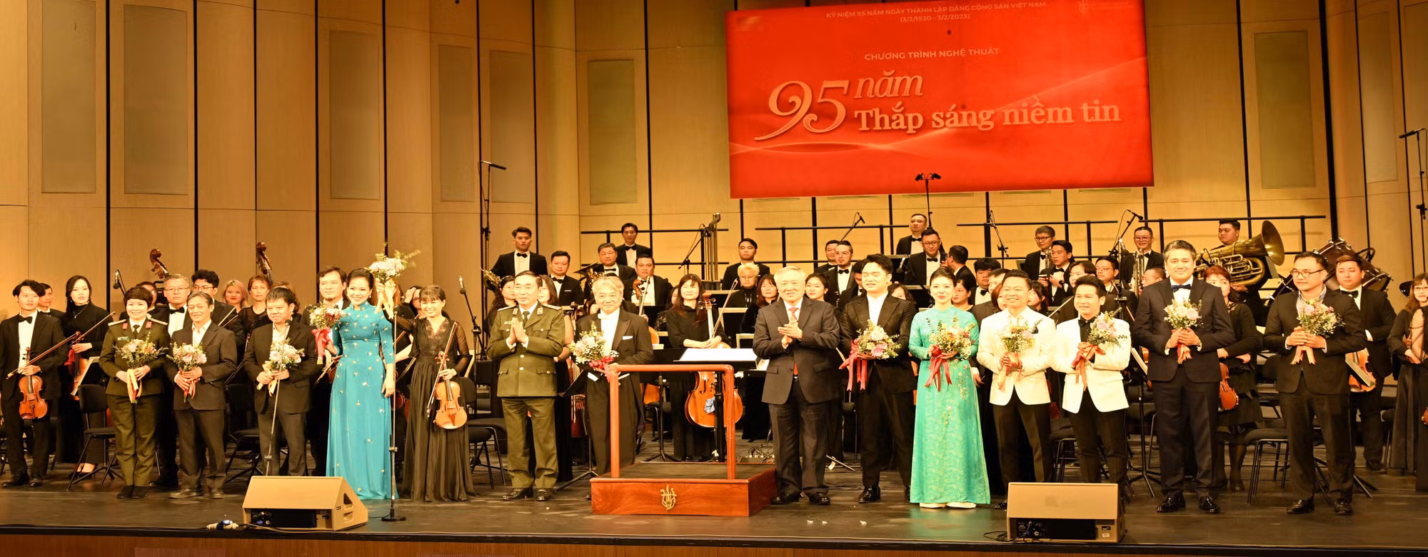 Tổng Bí thư Tô Lâm dự chương trình nghệ thuật “95 năm thắp sáng niềm tin” -0