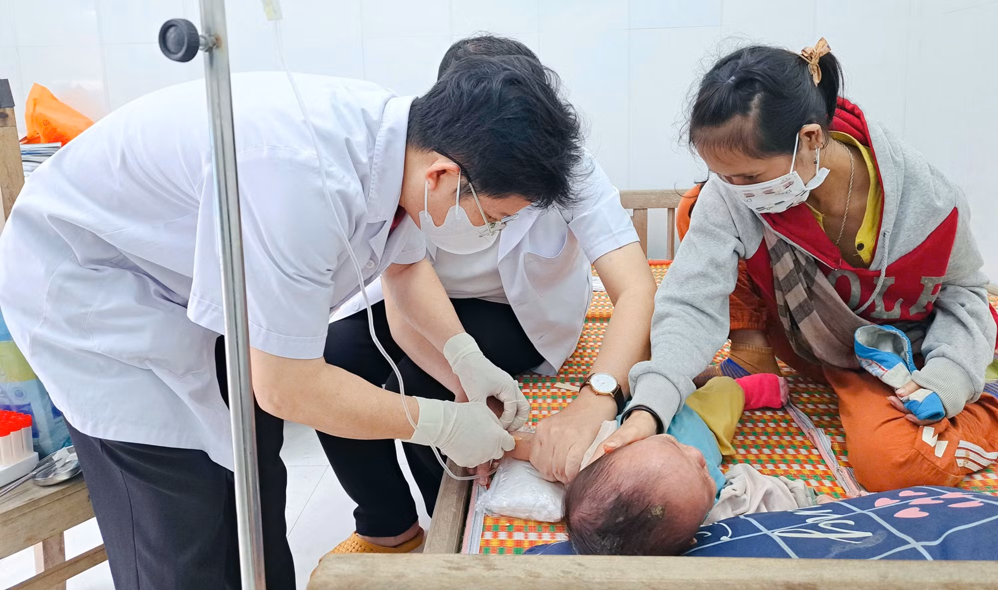 Quảng Nam khẩn trương phòng, chống dịch bệnh nghi sởi tại huyện Nam Trà My -0