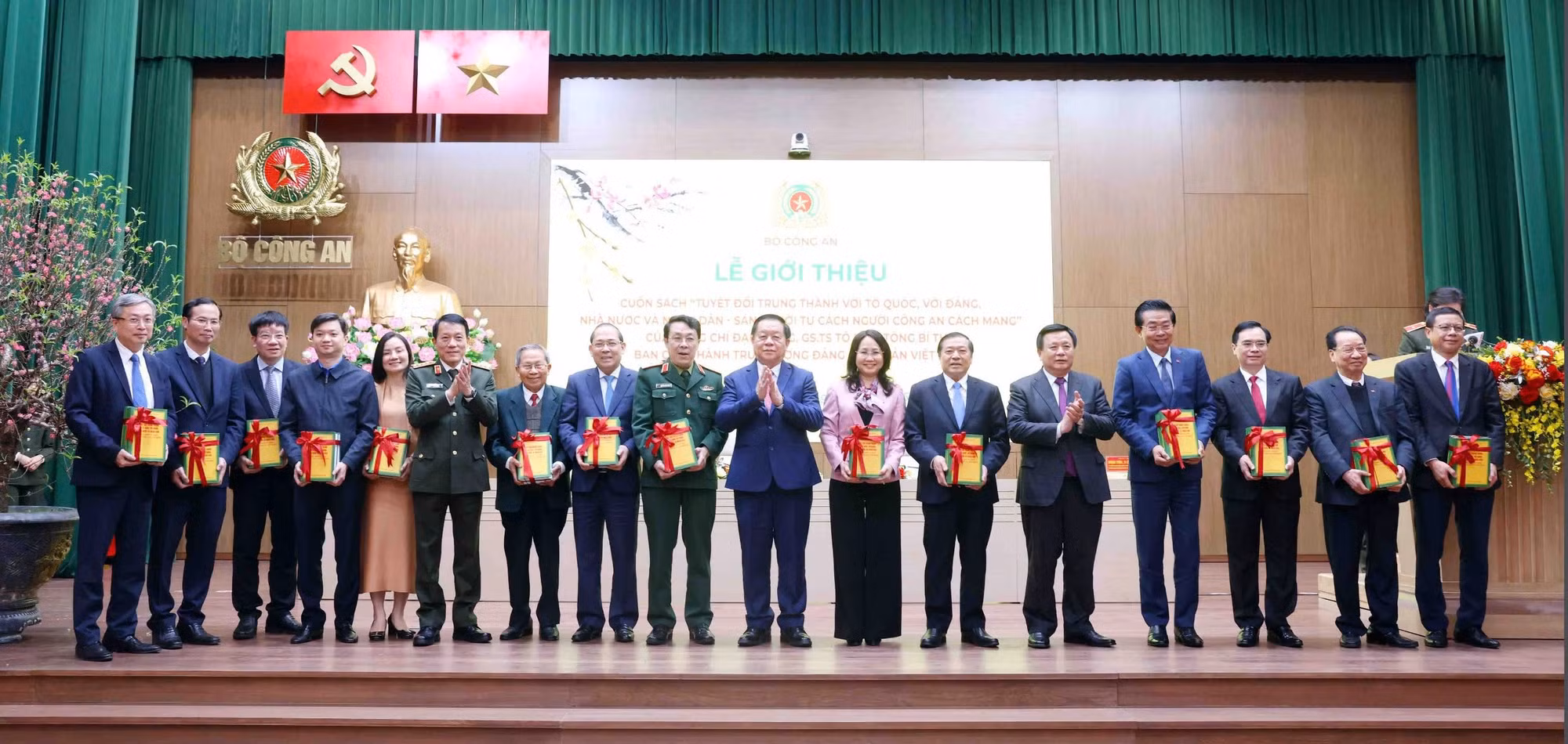 Phát huy cao nhất giá trị cuốn sách của Tổng Bí thư Tô Lâm đối với sự nghiệp xây dựng và bảo vệ Tổ quốc -0