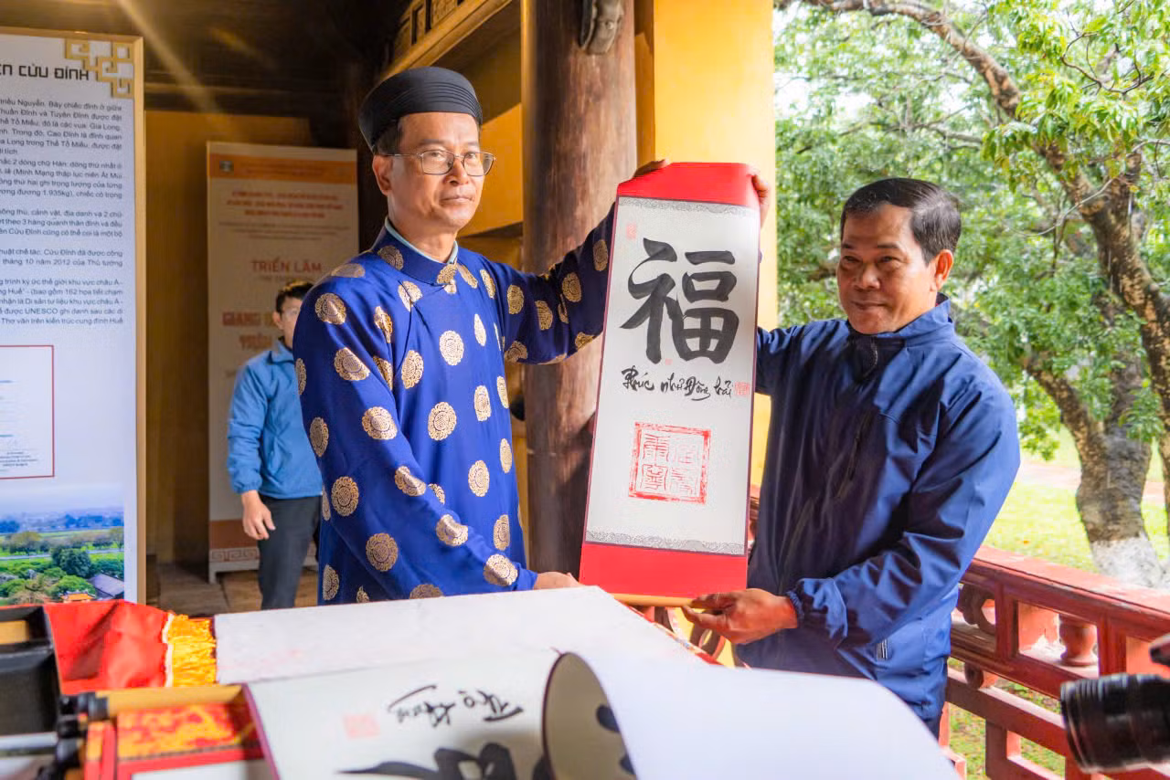 Tái hiện lễ hạ nêu, khai ấn triều Nguyễn trong Hoàng cung -0