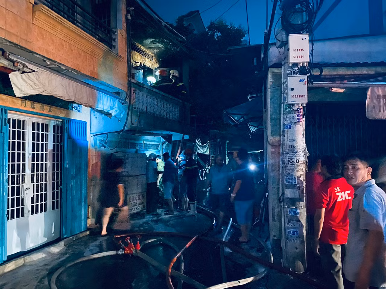 2 người thoát khỏi đám cháy căn nhà cho thuê trong hẻm sâu -2