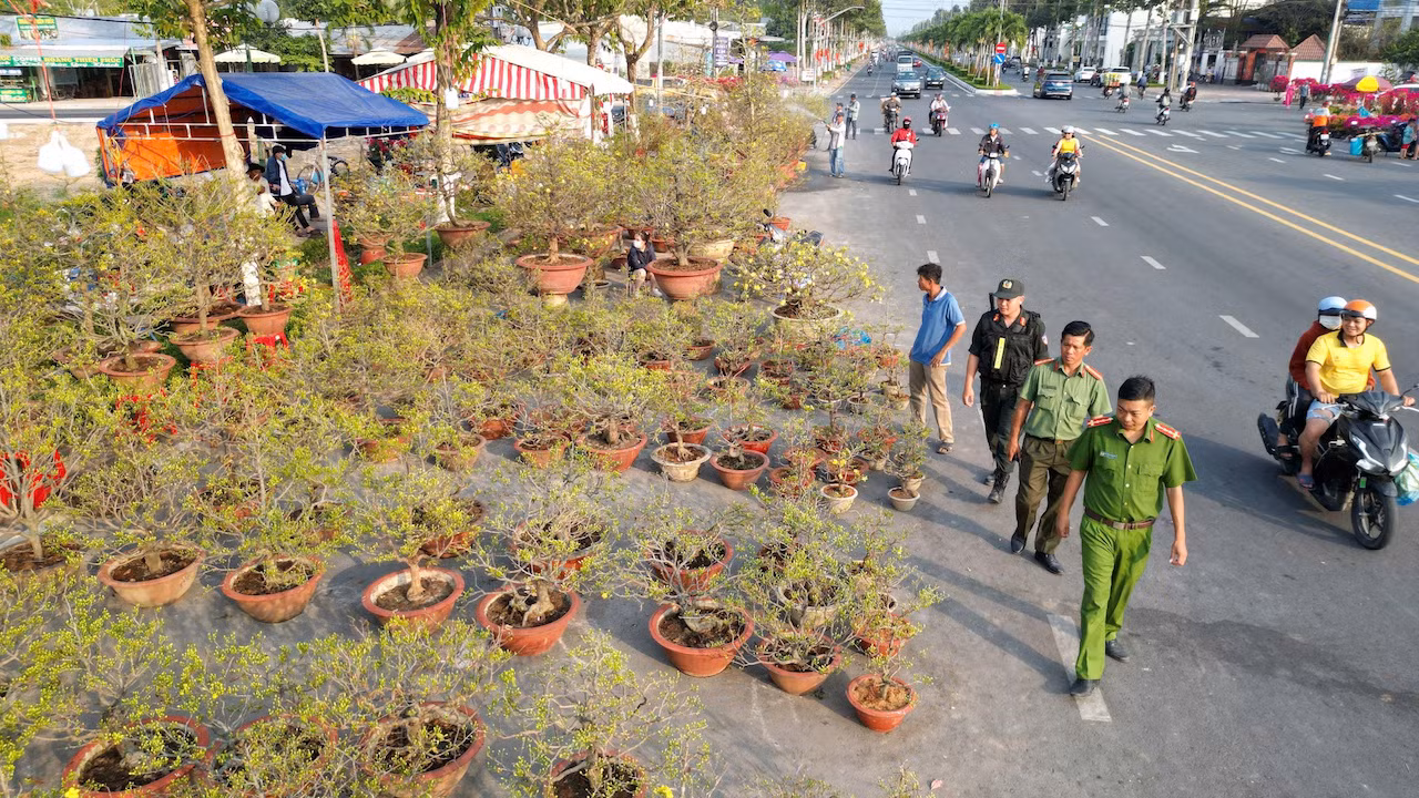 Giữ vững bình yên sông nước để người dân vui xuân đón Tết -0