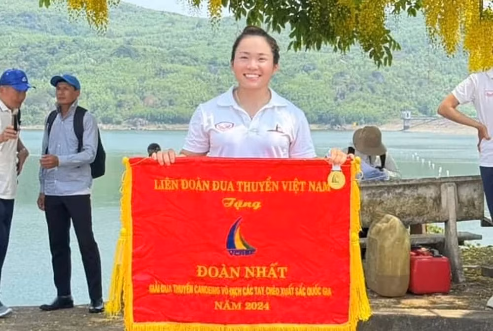 nguyễn thị hương canoeing.jpg -0