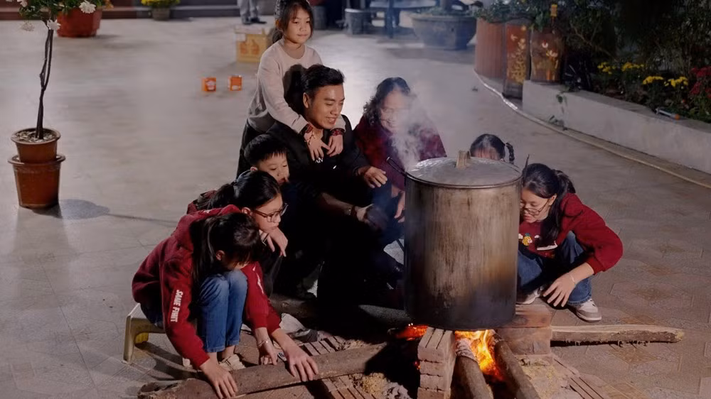 Nhạc Tết 2025: Sôi động nhưng một màu -0