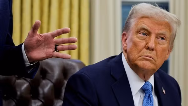 Ông Trump bất ngờ trì hoãn đòn thuế quan đối với Canada và Mexico