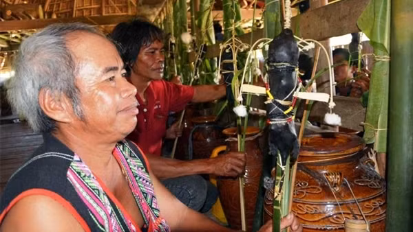 Về Kon Tum dự lễ Ét Đông của Người Giơ Lâng