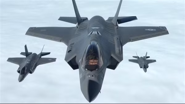 Phi công Mỹ thoát chết trước khi chiến đấu cơ F-35 đâm vào tàu sân bay ảnh 4