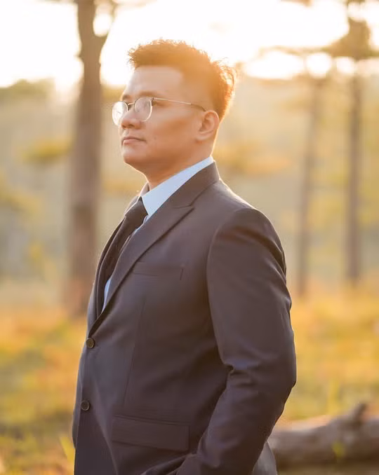 Nhâm Hoàng Khang.