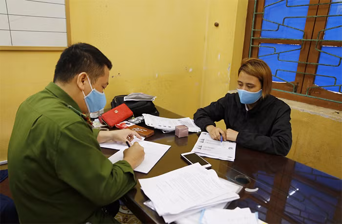 Liên tiếp bóc gỡ các đường dây xuất, nhập cảnh trái phép -0