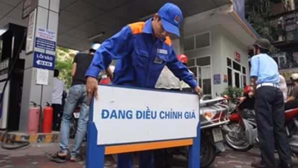 Giá xăng dầu tăng mạnh sẽ tạo áp lực đối với sản xuất và tiêu dùng ảnh 3