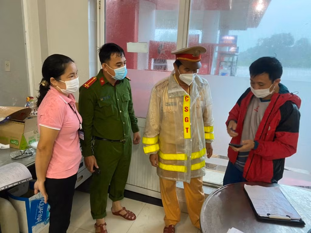 Liên tiếp phát hiện các tài xế trả khách ngoại tỉnh 