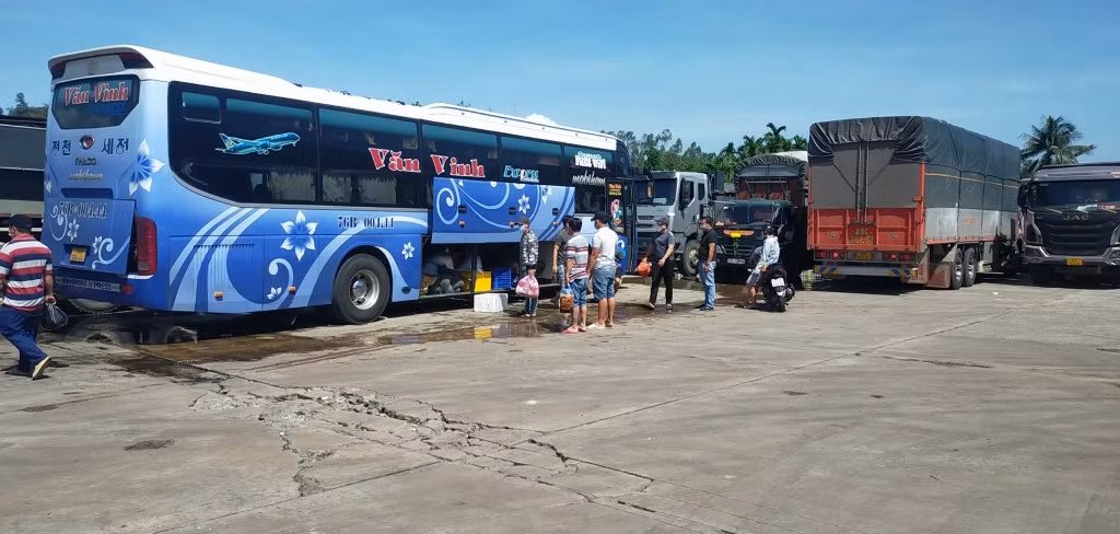 Liên tiếp phát hiện các tài xế trả khách ngoại tỉnh 